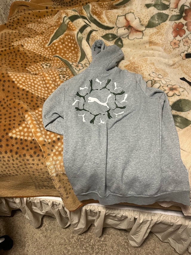 Puma hoodie S NEED GONE