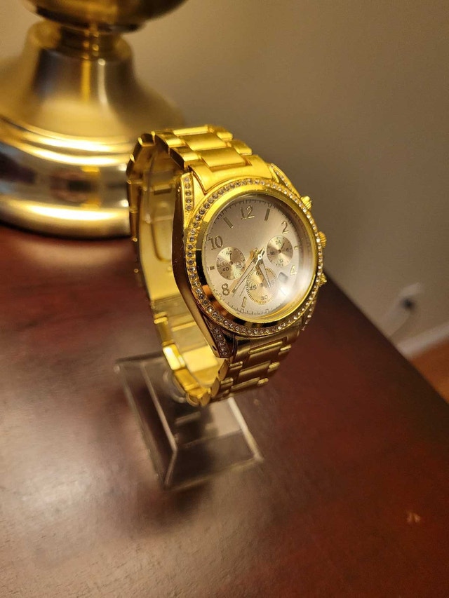 New Women's Gold Fashion watch with Diamond Bezel - photo 2