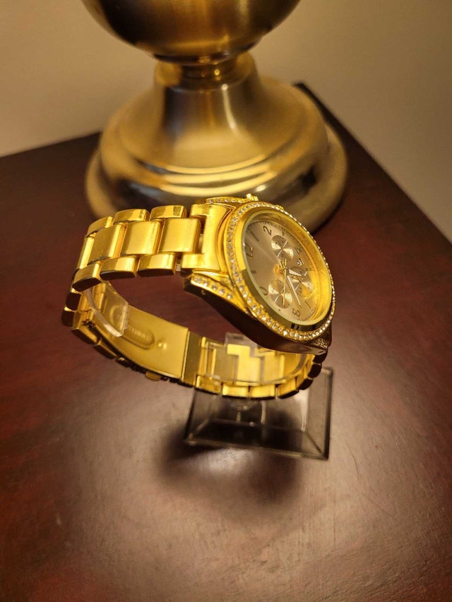 New Women's Gold Fashion watch with Diamond Bezel - photo 4