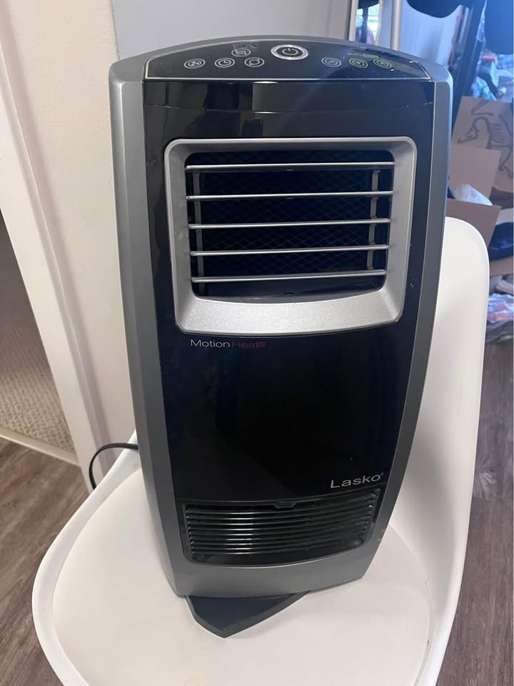 Lasko heater w remote - photo 2