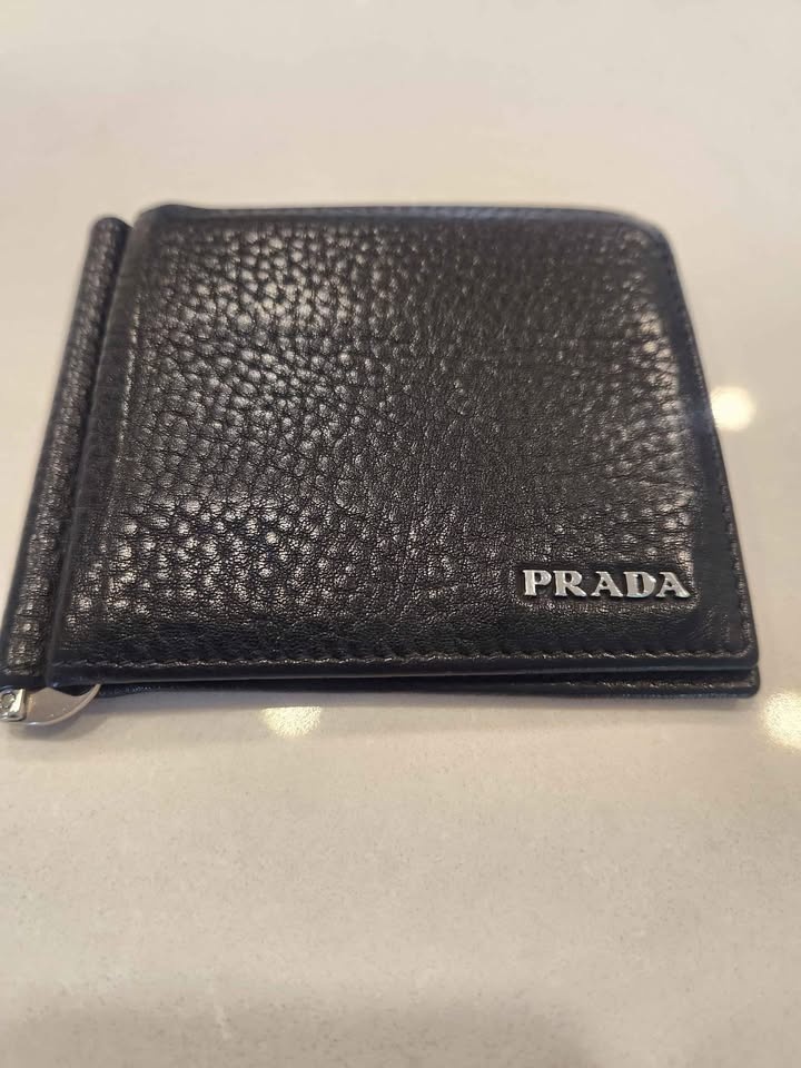 Prada Wallet - Vitello Grain