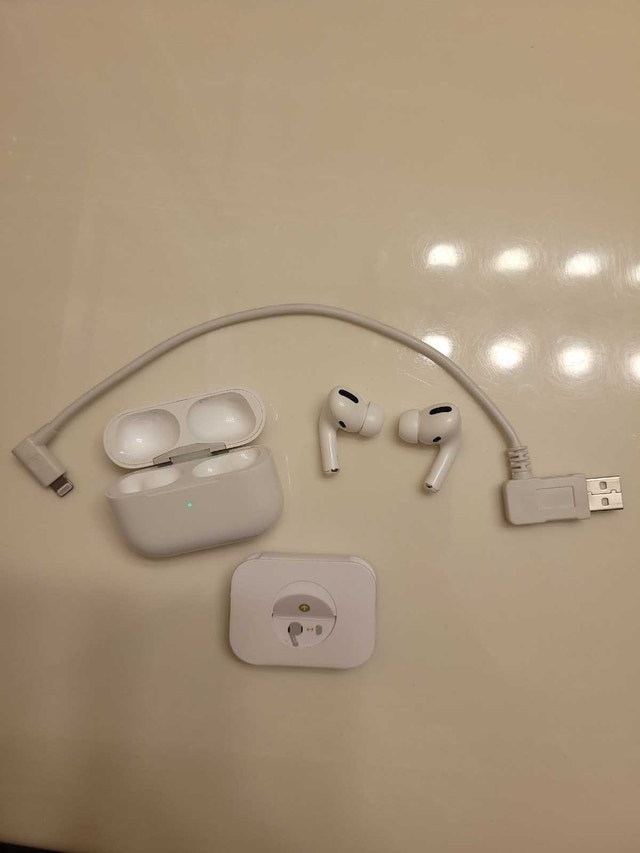 Apple AirPods Pro - photo 2