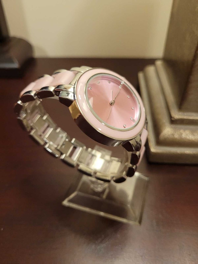 Brand New Unbranded Stylish Silver and Pink Women's Watch - photo 4