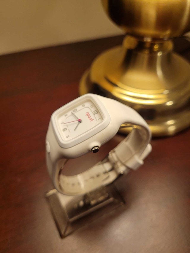 Rare Brand New White Rip Curl Women's Waterproof Surf Watch - photo 4