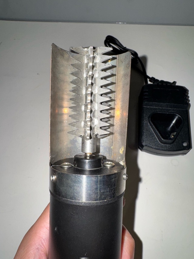 cordless electric fish scaler - photo 4