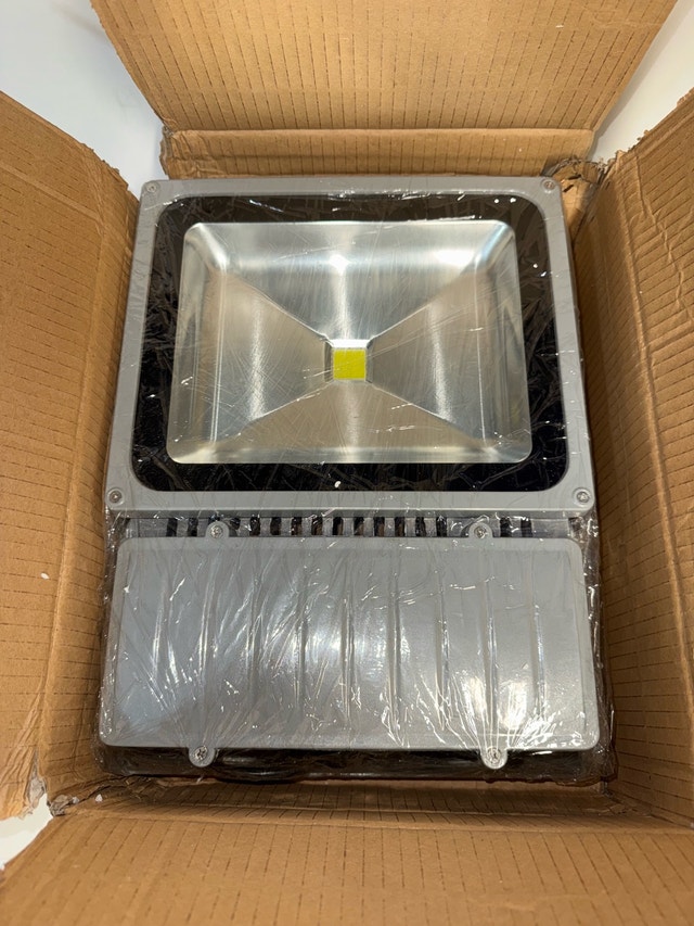 100W LED flood light cool white x3