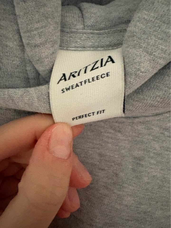 Aritzia sweat fleece perfect fit hoodie heather grey - photo 2