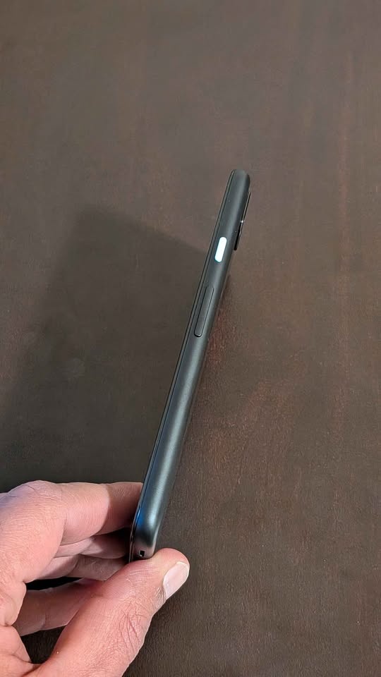 Google Pixel 4a (128GB) - Unlocked - Sealed & Brand New - photo 3