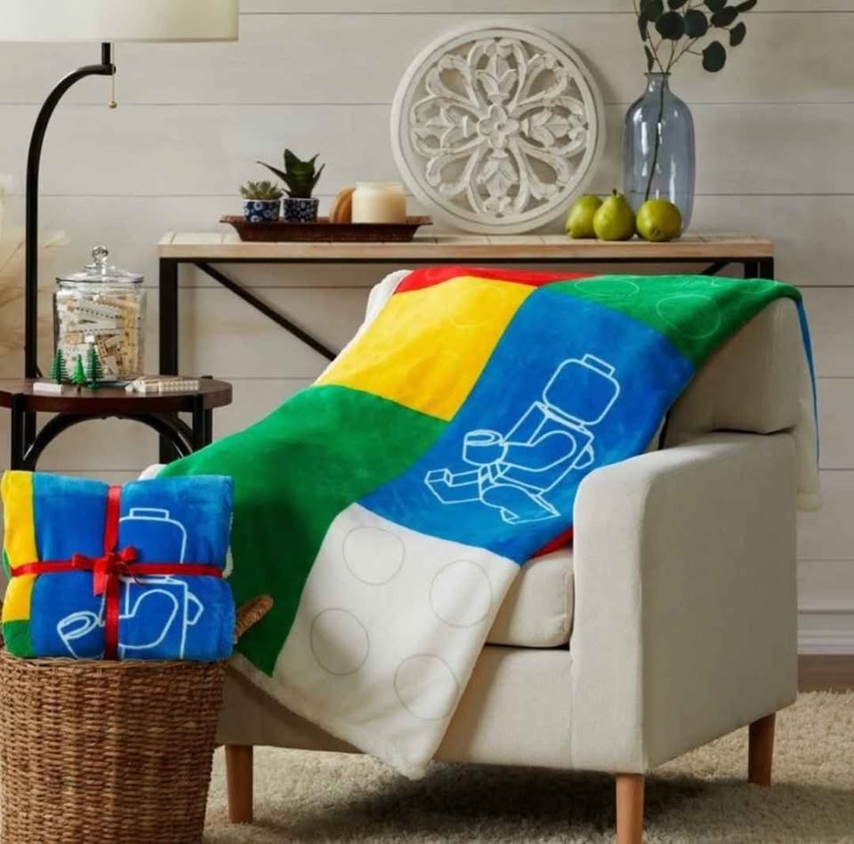 VIP Fleece Lego Blanket - photo 5