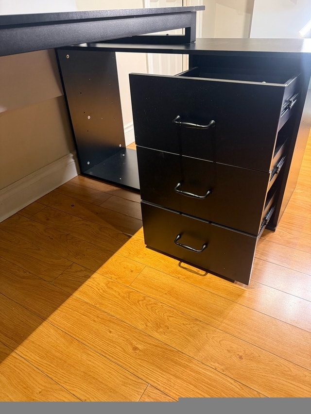 Modern L-Shape Desk – Fully Assembled & Ready to Use - photo 4