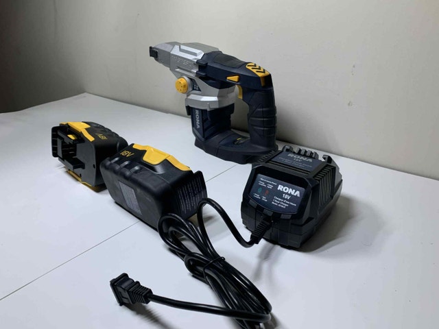 RONA 18V Screw Gun Kit + 2 Batteries | Good Finds