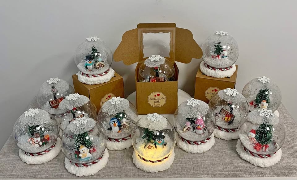 Christmas Light Up Snowglobes & Ornaments