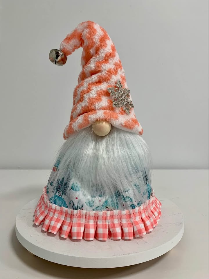 LED Light Up Christmas Gnomes - photo 4