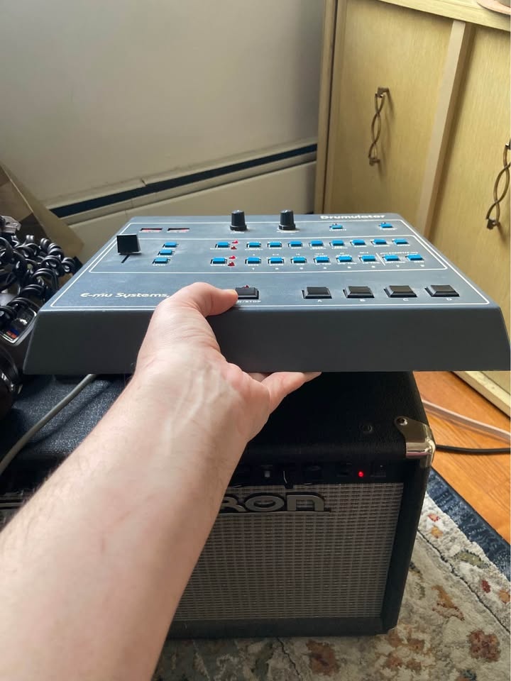 E-MU Drumulator 1983 watch video - photo 2