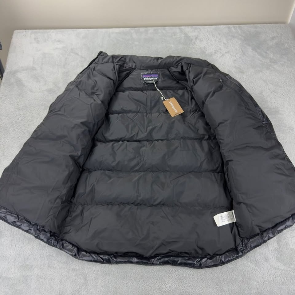 Patagonia NWT Women's Size Small Ravens Rocks Puffer Jacket 2803 - photo 3
