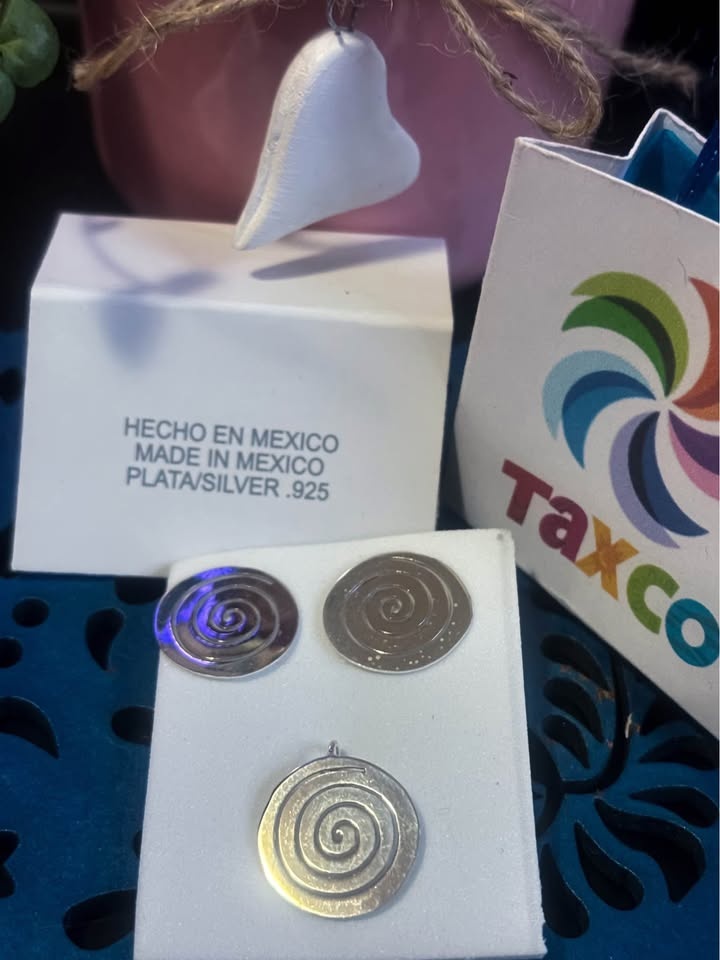Set of Silver earrings and pendant