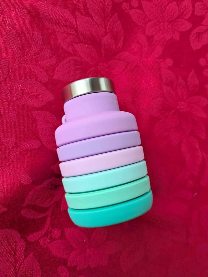 Collapsible pastel multicoloured water bottle