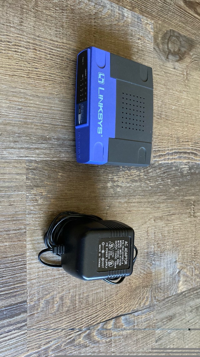 Linksys EFAH05W EtherFast 10/100 5-Port Workgroup Hub - photo 2