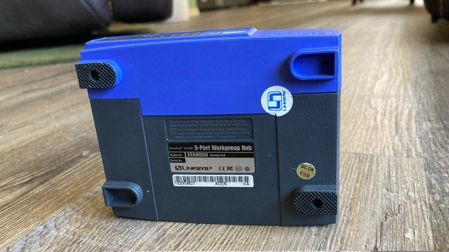 Linksys EFAH05W EtherFast 10/100 5-Port Workgroup Hub - photo 4