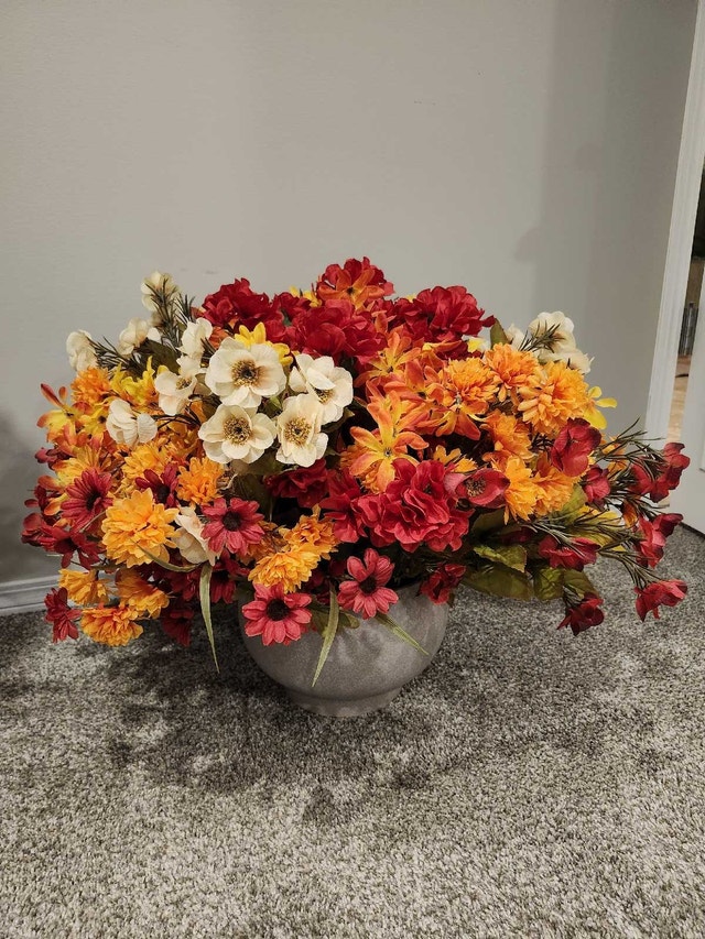 Brand New Flower Arrangement - photo 2