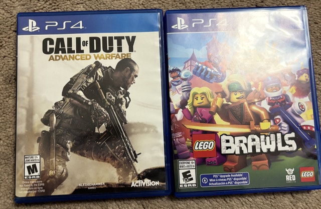 PlayStation 4 with 2 Controllers & 2 Games - photo 4