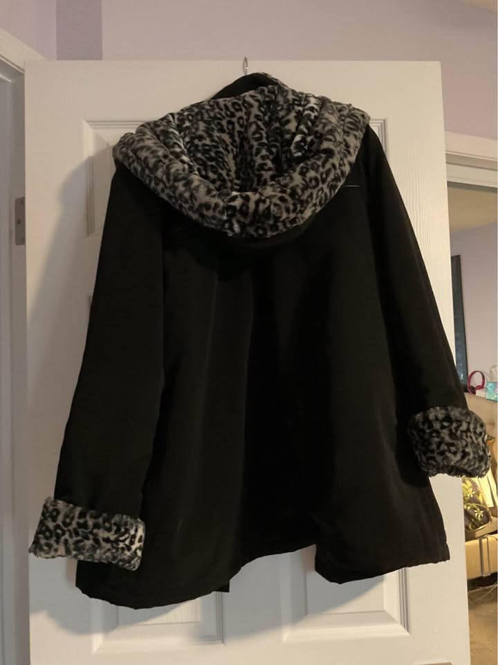 Ladies warm winter coat Large - photo 2