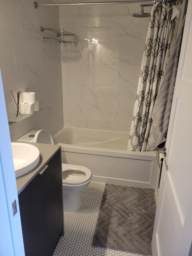Bathurst and Queens - 2 Bedroom Townhouse for Rent - photo 2