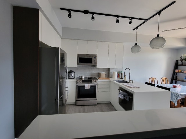 Bathurst and Queens - 2 Bedroom Townhouse for Rent - photo 5