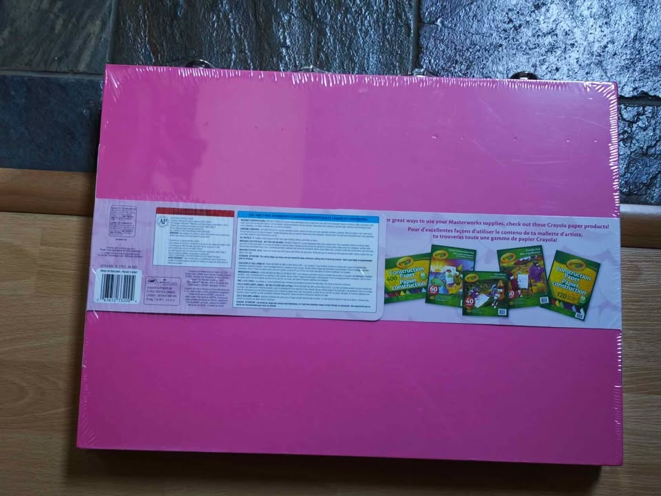 Crayola Pink 200-Piece Masterworks Art Case - photo 2