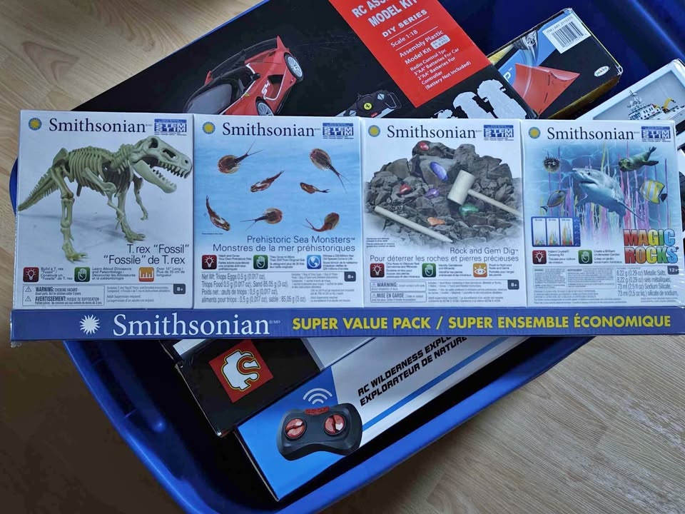 Smithsonian Super Value Pack of science kits