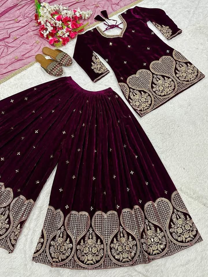 Partywear velvet suit with beautiful work - photo 2