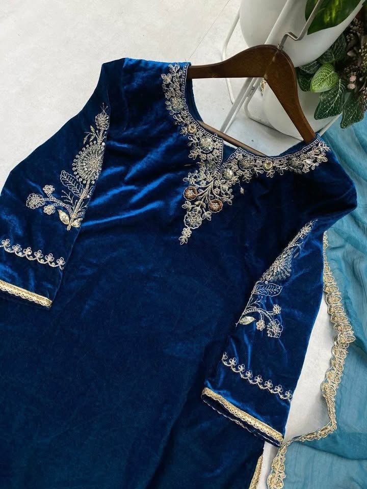 Partywear velvet suit - photo 3