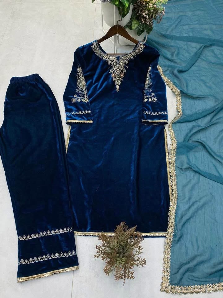 Partywear velvet suit - photo 4