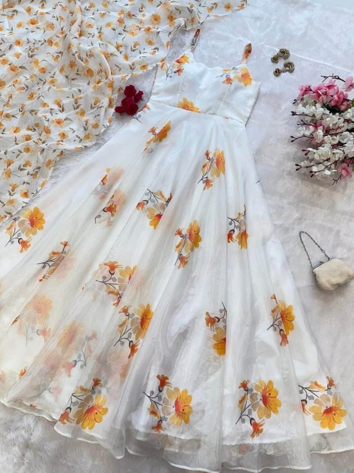 Beautiful anarkali gown - photo 2