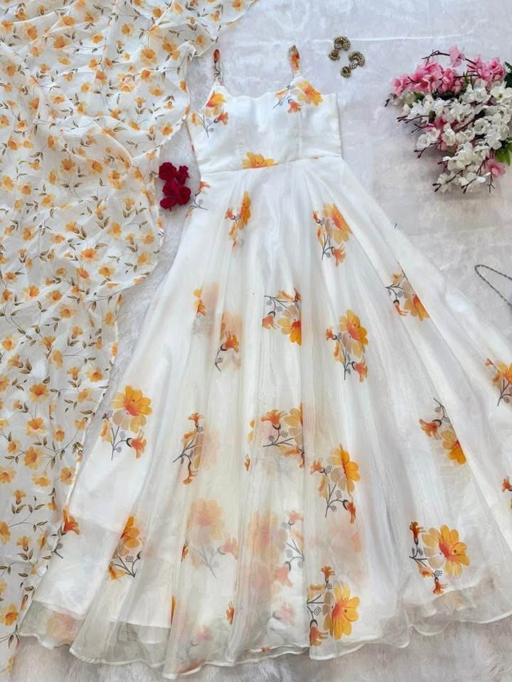 Beautiful anarkali gown - photo 3