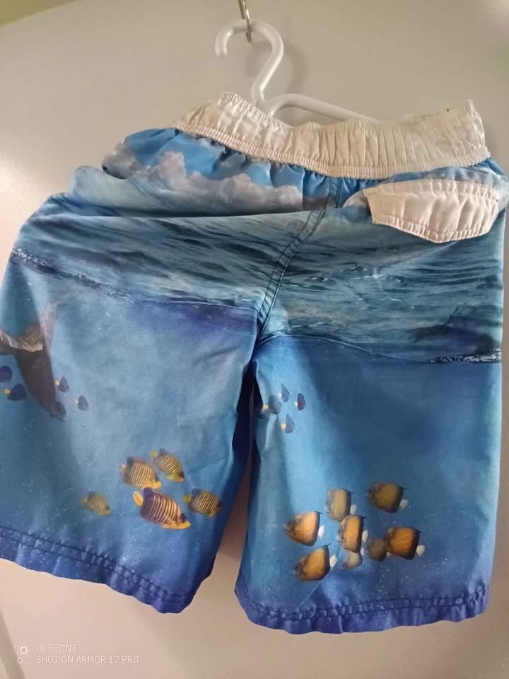 Boys size 7/8 swim trunk - photo 2