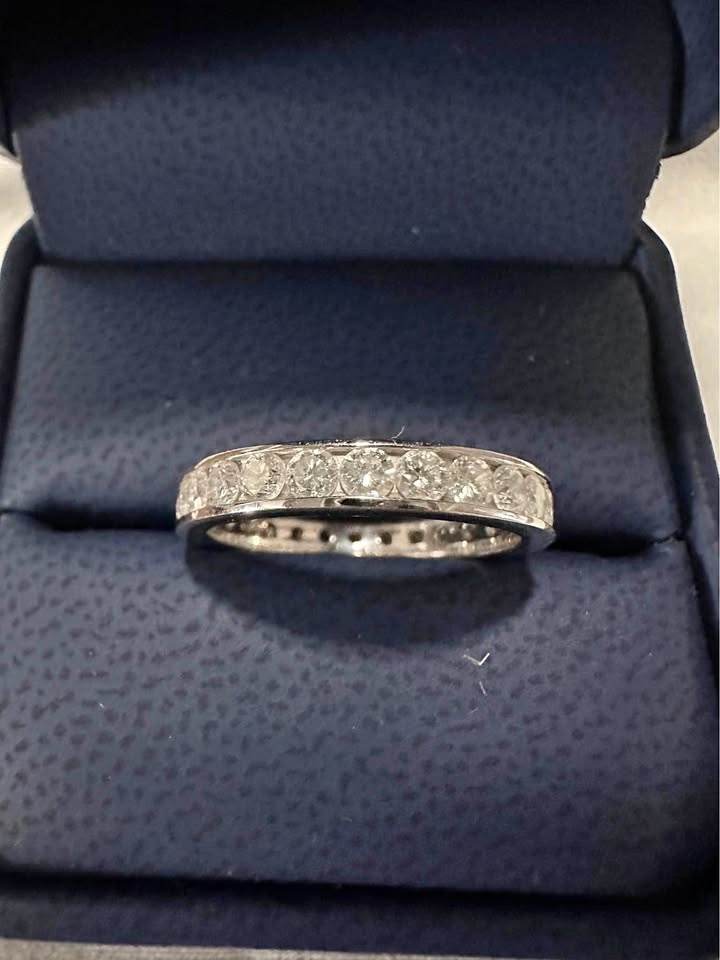 Diamond Eternity 18K White Gold Ring - Natural stones 3.0 CTTW