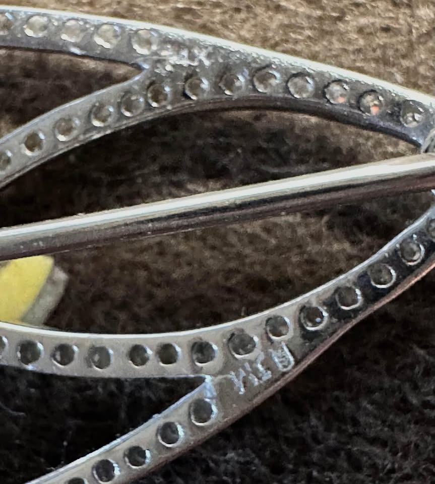 14K white gold with .70 cttw diamond brooch - photo 3
