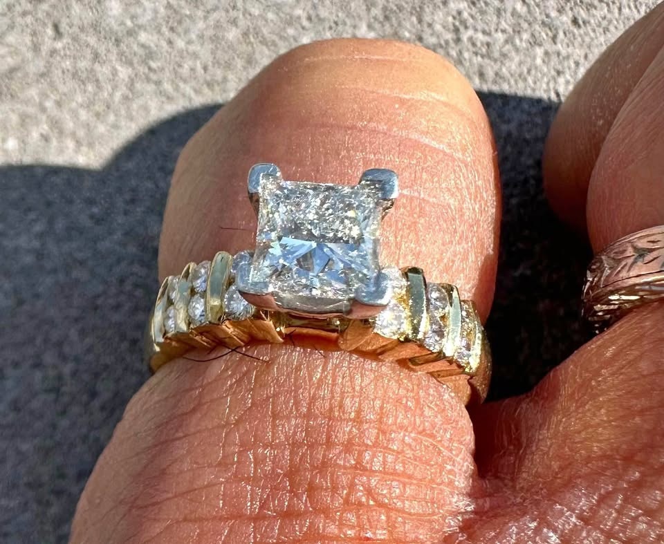 1.02 Carat J/VS1 Princess Cut Diamond Ring