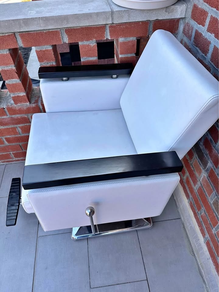 Decorative Barber Chair in White Leather and Stainless Steel