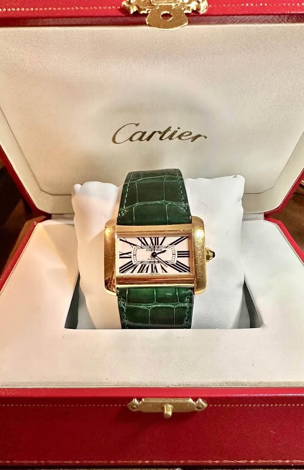 18K Gold Automatic Cartier Tank Divan - Large Size