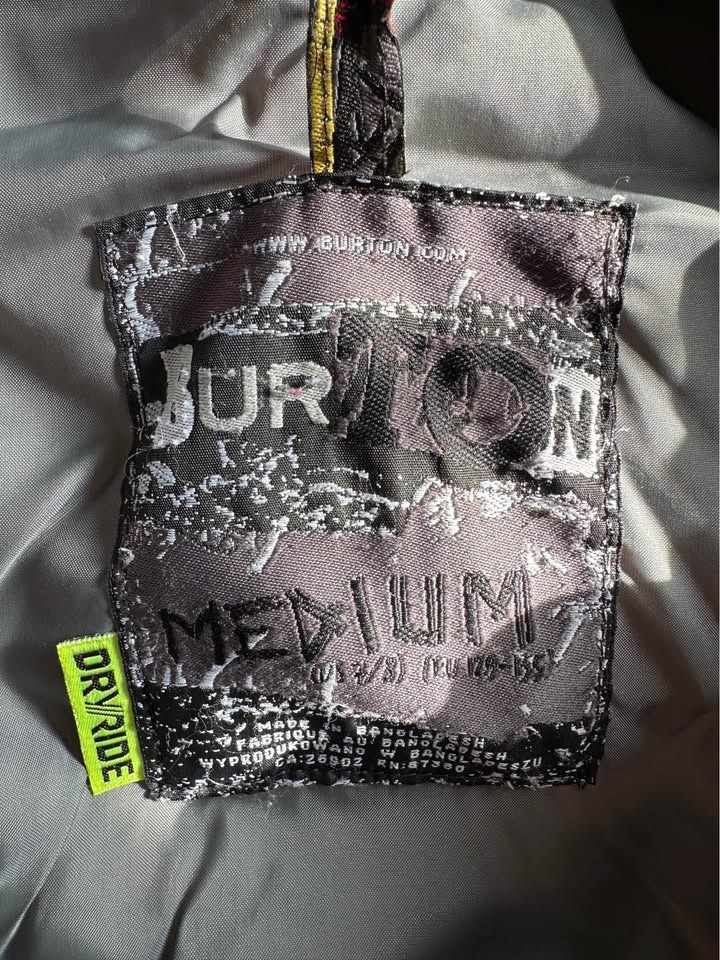 Burton Ski/Snowboarding thick jacket - Youth size (Medium) - photo 3