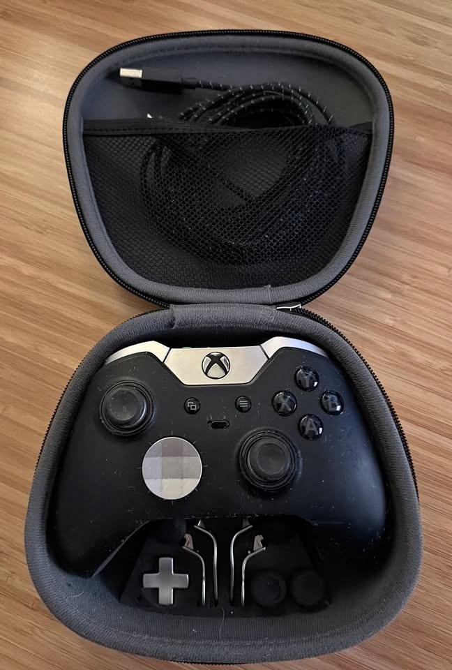 Xbox Elite Wireless Pro Controller + Free Case