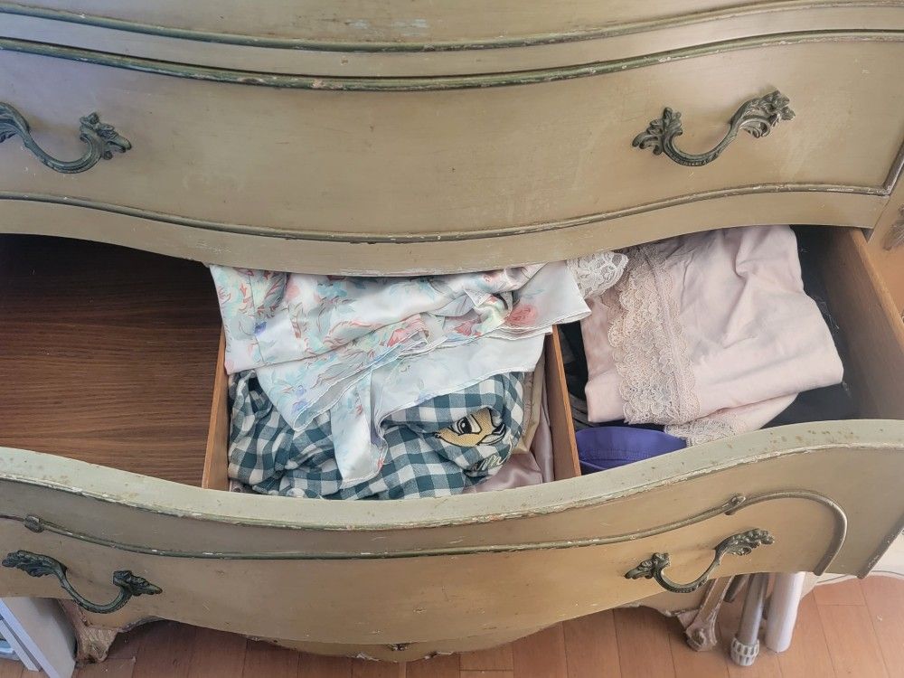 Solid Wood Vintage Dresser - photo 2