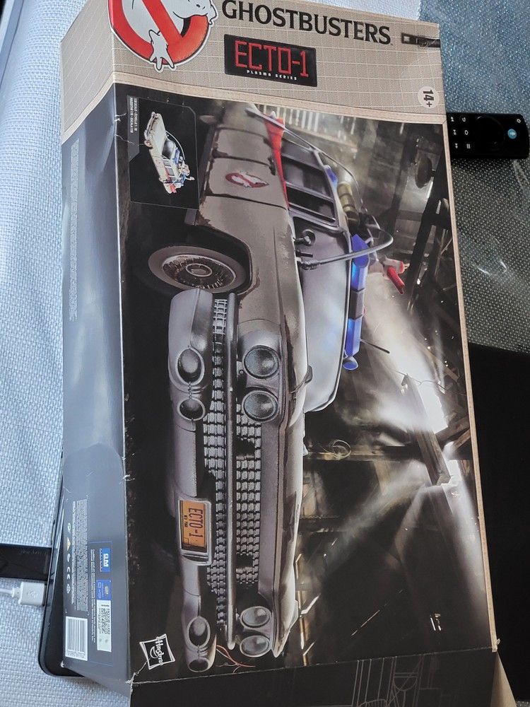 Ghostbusters Ecto-1 Plasma Series Car - photo 2