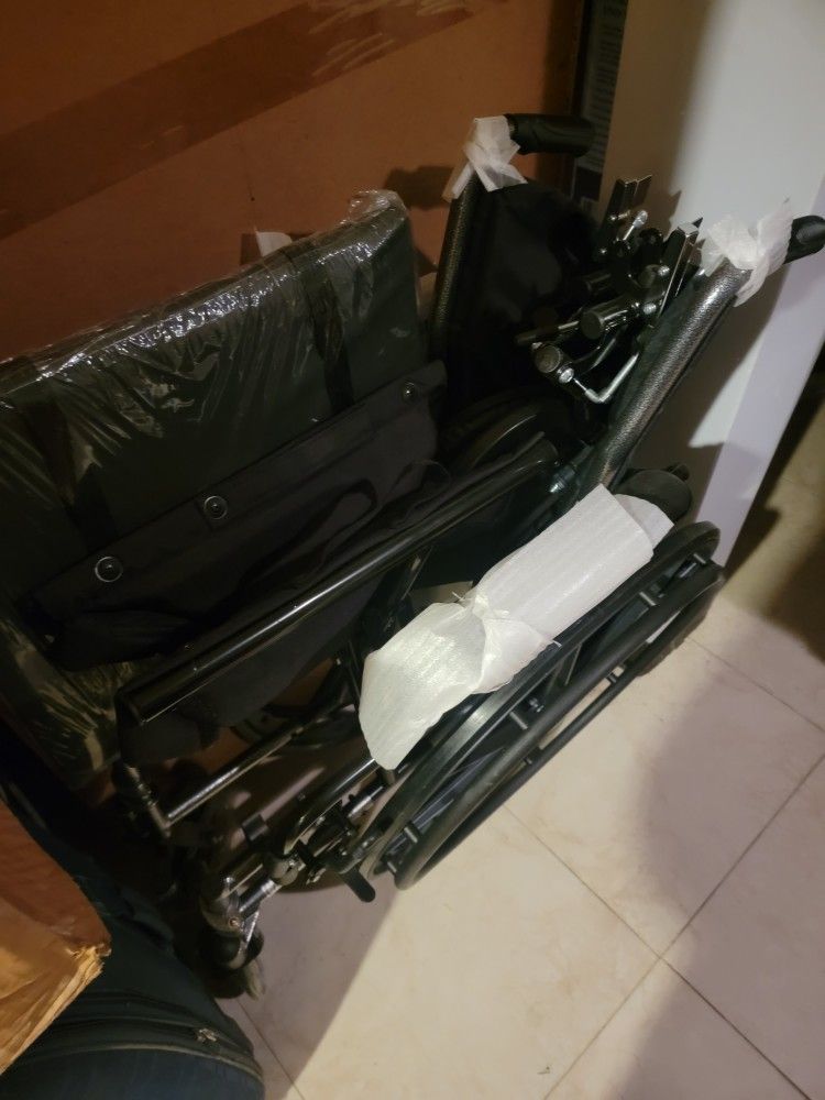 Brand New Wheelchair - photo 2