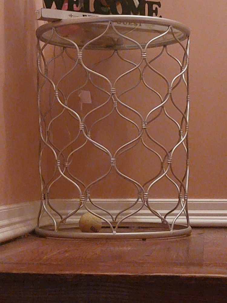 Silver Round Table With Working Lamp - photo 2