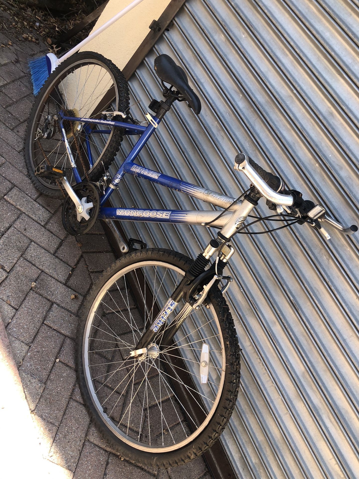 Mongoose 21 speed bike - photo 2