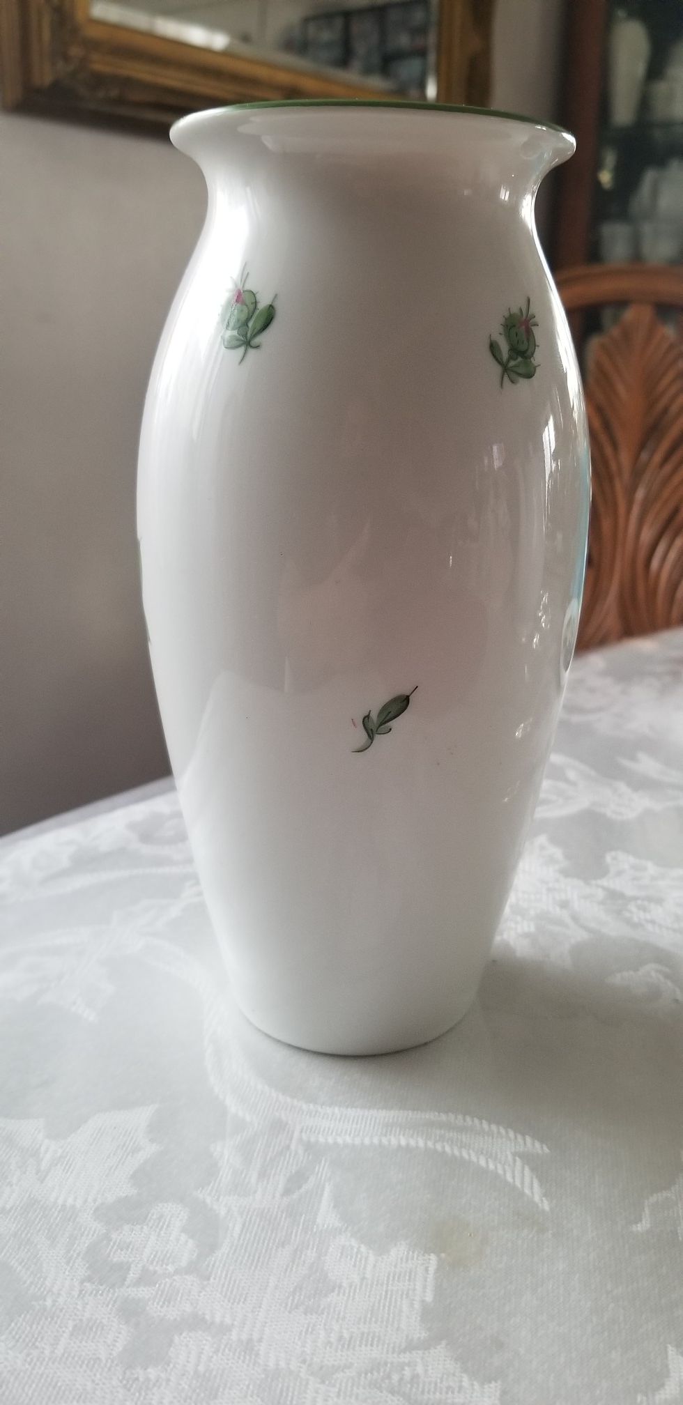 White rose vase - photo 2