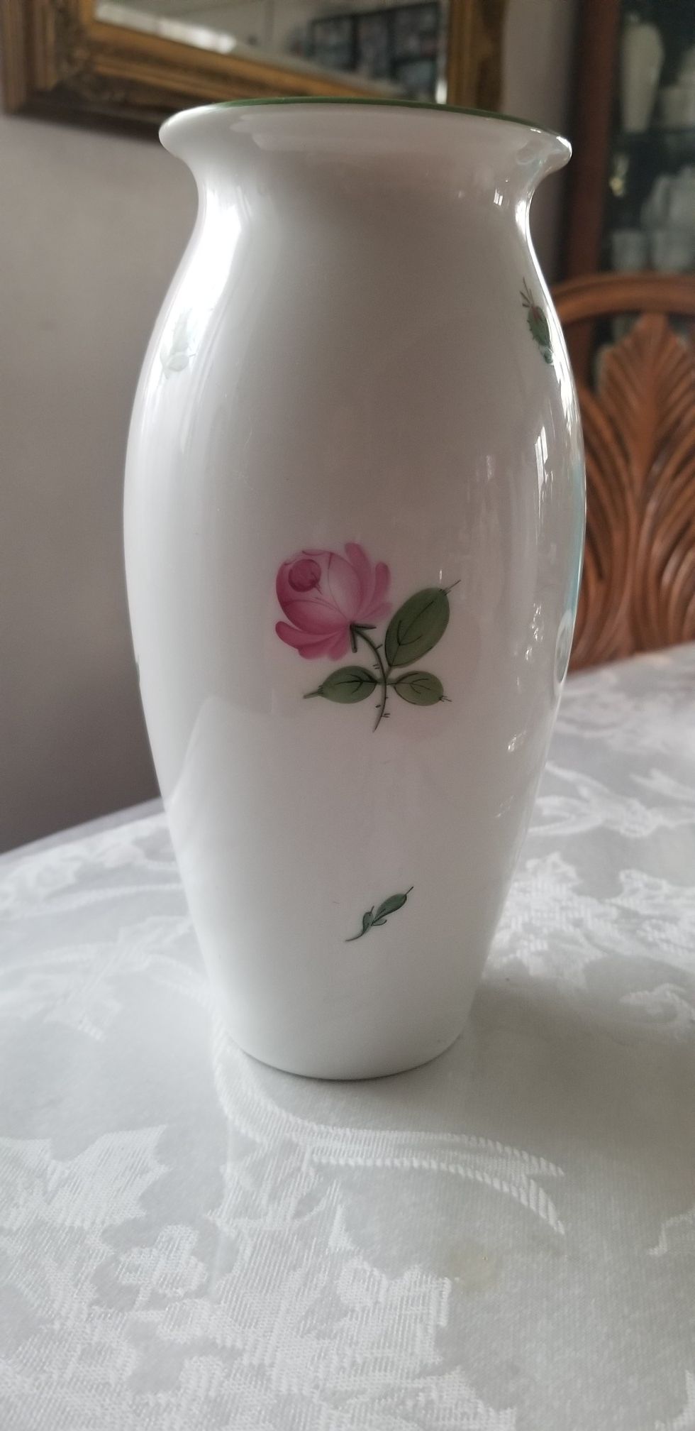 White rose vase - photo 3
